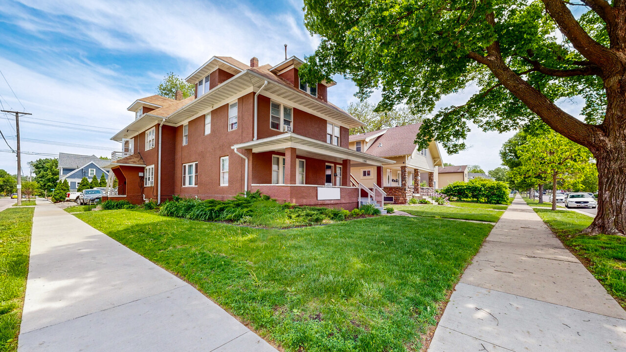 1243 1st St SW in Rochester, MN - Building Photo