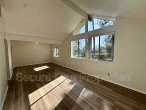 10020 Larwin Ave in Los Angeles, CA - Building Photo - Building Photo