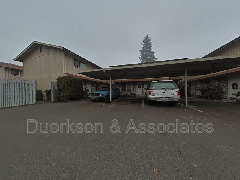 114 NE Conifer Blvd in Corvallis, OR - Building Photo