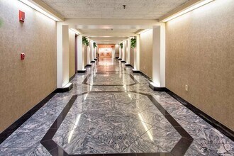 111 Mulberry St, Unit 4W in Newark, NJ - Foto de edificio - Building Photo