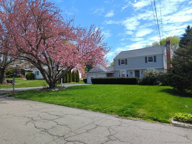 property at 28 Deerfield Dr