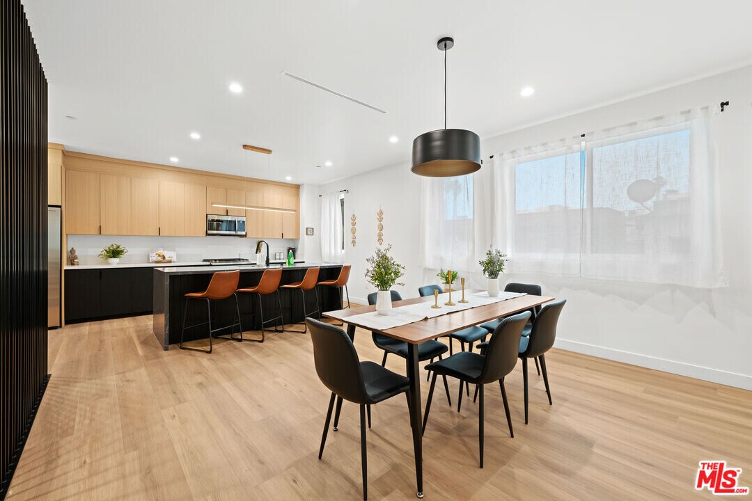 839 N McCadden Pl in Los Angeles, CA - Building Photo