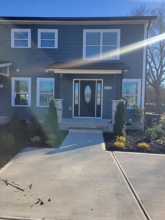 103 Jones Ave in Simpsonville, SC - Building Photo