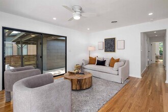 1811 Forest Hill Dr in Austin, TX - Building Photo - Building Photo