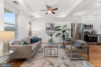 744 Columbia Rd NW in Washington, DC - Building Photo - Building Photo