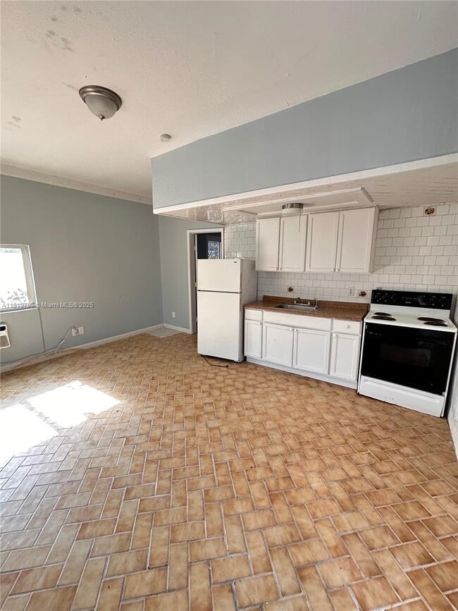property at 437 NE 30th St
