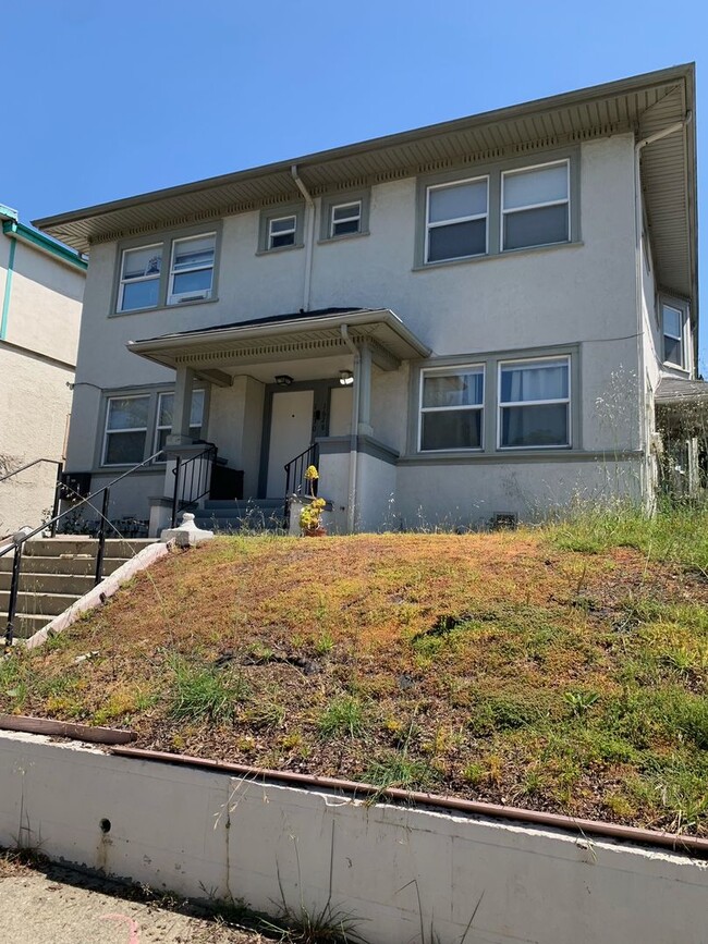 property at 1626-1632 Linden St