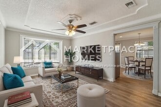 7711 Lazeau Dr in Jacksonville, FL - Foto de edificio - Building Photo