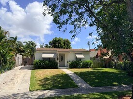827 Franklin Rd in West Palm Beach, FL - Building Photo