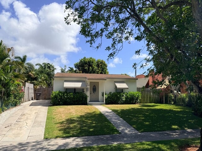 property at 827 Franklin Rd