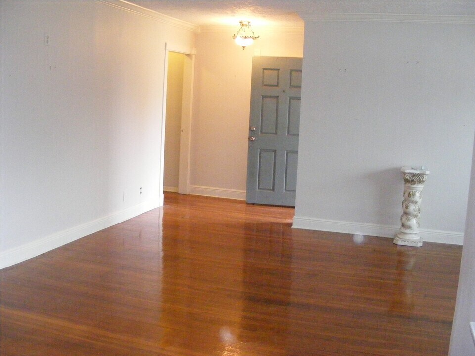 5319 Cortelyou Ln in Houston, TX - Building Photo