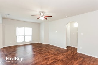 927 Ranch Rd in Dallas, TX - Foto de edificio - Building Photo