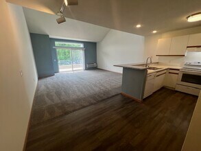 Blueberry Hill Apartments in Madison, WI - Building Photo - Building Photo