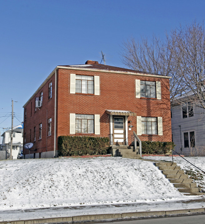 17 E Hillcrest Ave in Dayton, OH - Building Photo