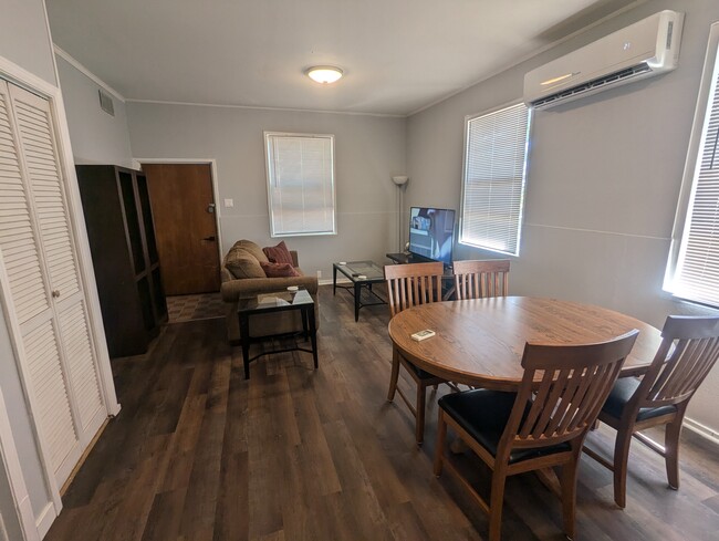 2316 Cameron St in Pueblo, CO - Foto de edificio - Building Photo