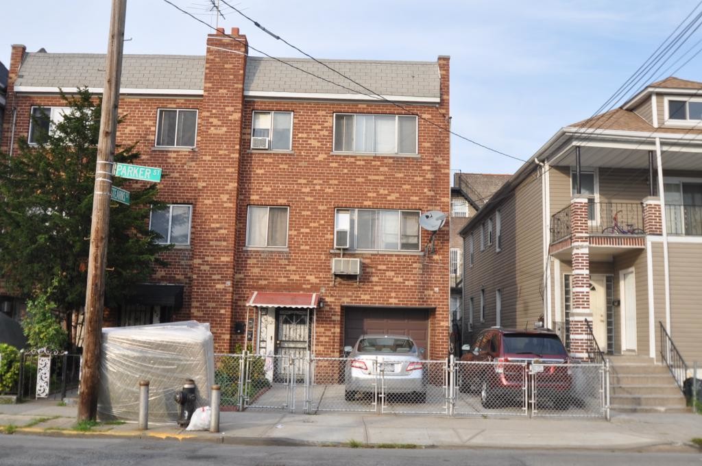 Bronx Multi Family - Parker Street in Bronx, NY - Building Photo