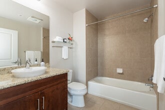 Penthouses at Capitol Park in Sacramento, CA - Foto de edificio - Interior Photo