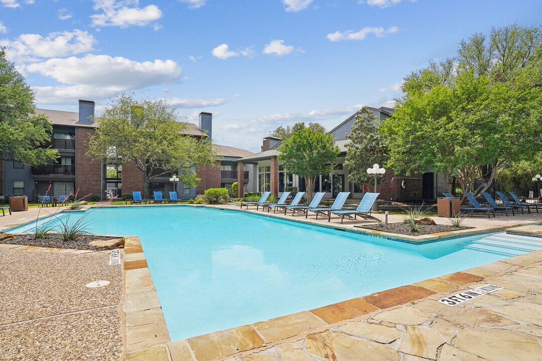 Vantage Point Apartments in Dallas, TX - Foto de edificio