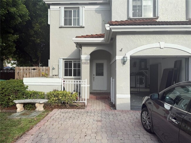 14213 SW 126th Pl in Miami, FL - Building Photo - Building Photo
