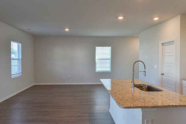 1057 Saltgrass Way in Myrtle Beach, SC - Building Photo - Building Photo