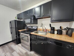 3007 W 33rd Ave in Anchorage, AK - Building Photo - Building Photo