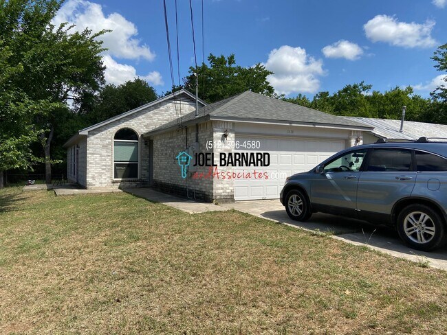 1414 Clyde St in San Marcos, TX - Building Photo - Building Photo