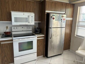 2304 Lucaya Ln, Unit D3 in Coconut Creek, FL - Foto de edificio - Building Photo