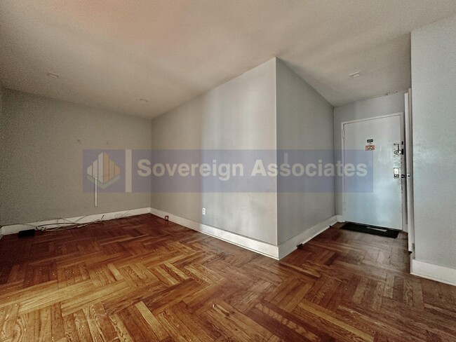 525-527-527 Riverdale Ave in Yonkers, NY - Building Photo - Building Photo