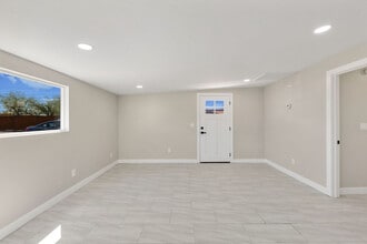 1331 W Speedway Blvd, Unit 2 in Tucson, AZ - Foto de edificio - Building Photo