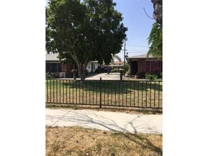 17441 Orange Way in Fontana, CA - Building Photo - Building Photo