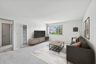 AVA Newport in Costa Mesa, CA - Building Photo - Building Photo