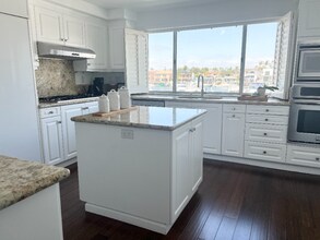 4167 Warner Ave in Huntington Beach, CA - Building Photo - Building Photo