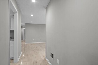2326 Hunters Run Dr in Reston, VA - Building Photo - Building Photo