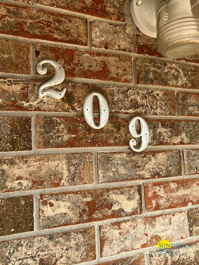 209 Forrest Pkwy in Crestview, FL - Building Photo - Building Photo