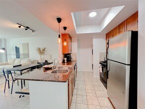 55 SE 6th St, Unit 1407 in Miami, FL - Building Photo - Building Photo