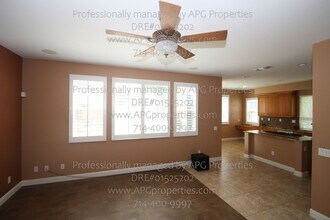 1250 Fairbury Ln in Anaheim, CA - Building Photo - Building Photo