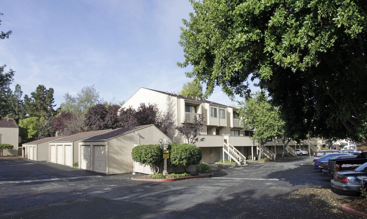 165 Oddstad Dr in Vallejo, CA - Building Photo