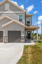 1095 N Findley St in Olathe, KS - Building Photo