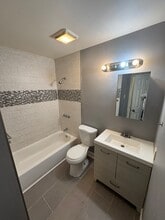 37 Express Ln in Willingboro, NJ - Foto de edificio - Building Photo