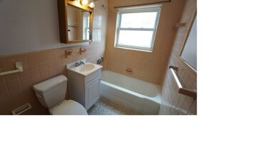 35 Montvale Ave in Woburn, MA - Foto de edificio - Building Photo