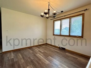 720 Poplar St in Osage, IA - Building Photo - Building Photo