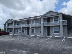 2933 Santa Barbara Blvd S in Cape Coral, FL - Building Photo