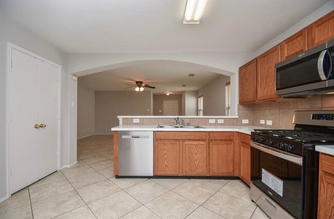 24542 Lakecrest Village Dr