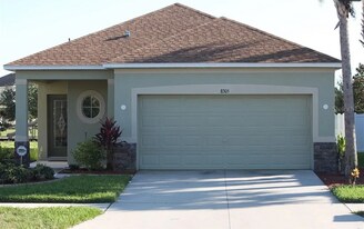 8305 Deerland Bluff Ln in Riverview, FL - Building Photo