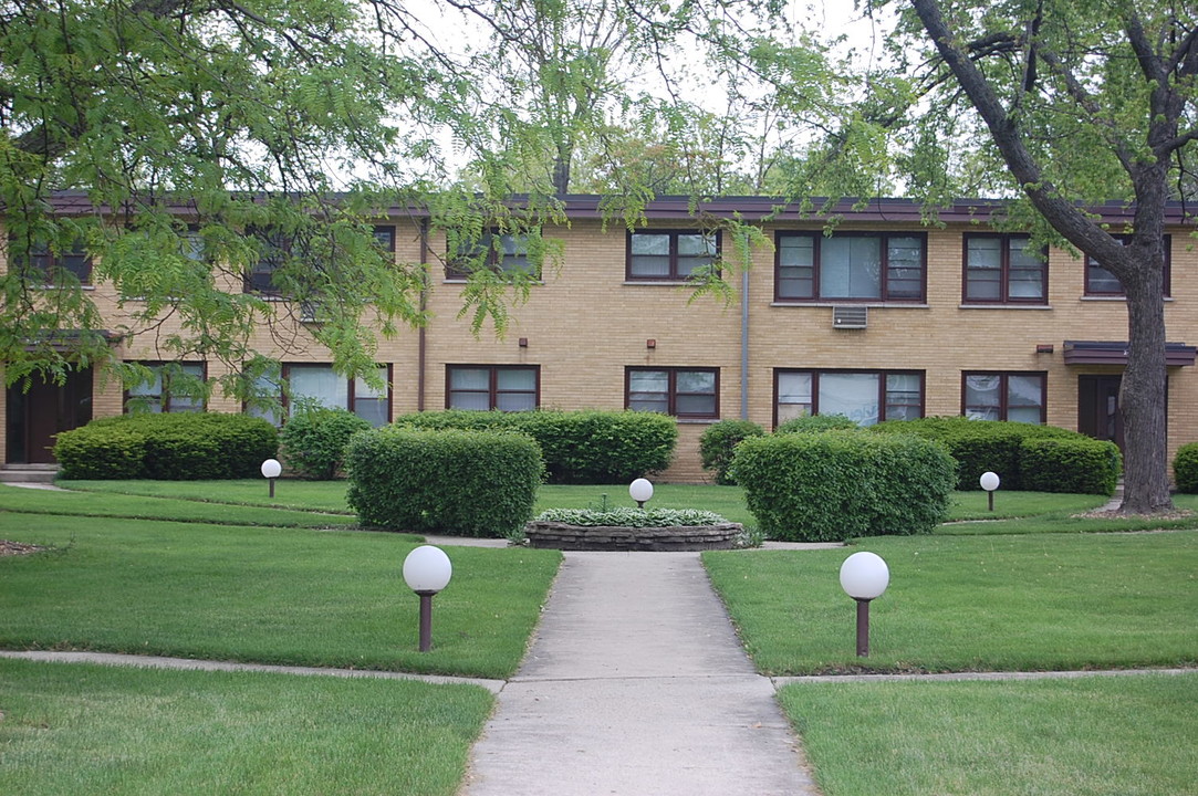 Garden Terrace Apartments in Homewood, IL - Building Photo