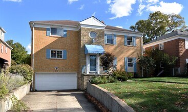 2027 Riverside Dr in Lakewood, OH - Building Photo - Building Photo