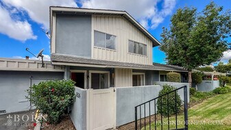 1824 E Avenida De Las Flores in Thousand Oaks, CA - Building Photo