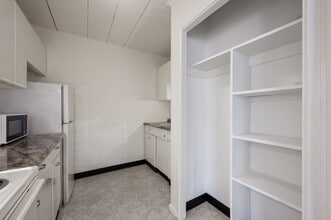 Carrollton Manor Apartments in Indianapolis, IN - Building Photo - Interior Photo