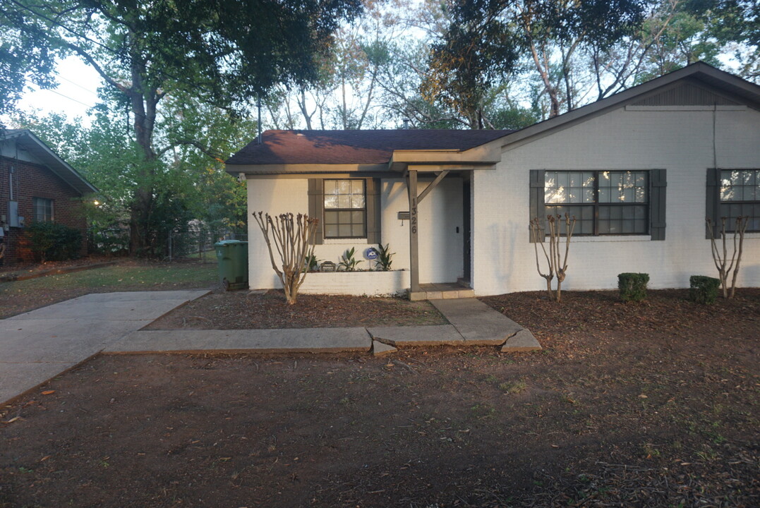 1324 Federal Dr in Montgomery, AL - Foto de edificio