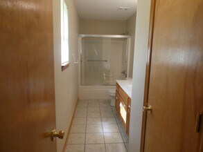 802A Council St in Buckner, MO - Building Photo - Building Photo